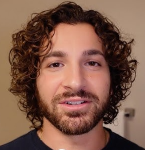 Carlos G. - Compradora de Facebook